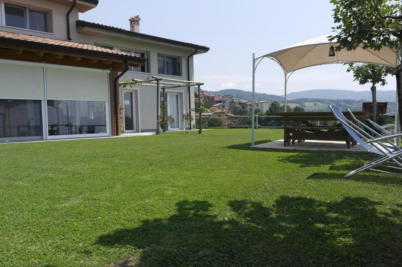 Agriturismo Fattoria Monte Baldo Vista Lago Séjour à la ferme