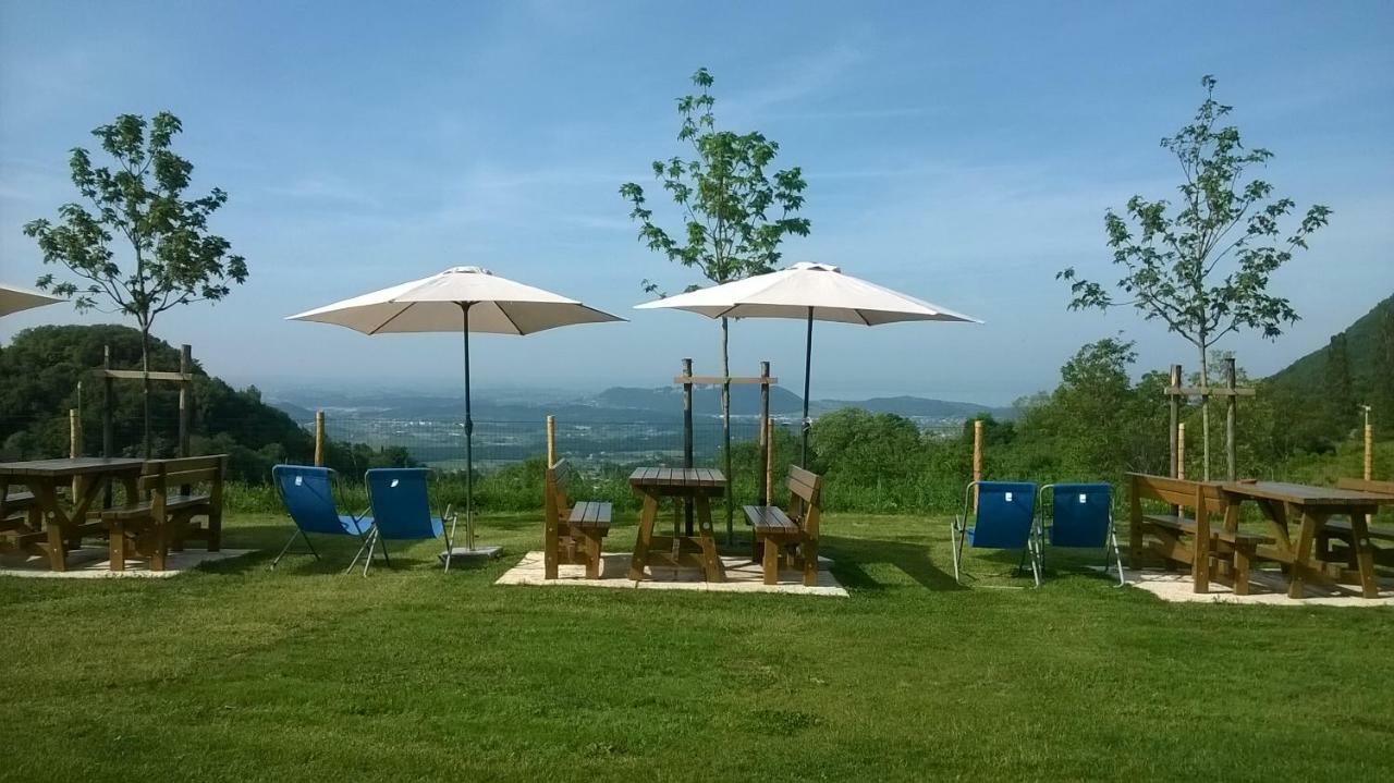 Agriturismo Fattoria Monte Baldo Vista Lago Séjour à la ferme Caprino Veronese